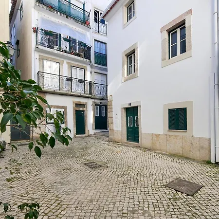 2 Guest In The Center Of Alfama Apartment