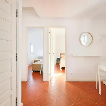 2 Guest In The Center Of Alfama Daire Lisboa